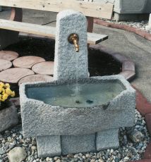 Schöpfbrunnen rustikal Granit hell